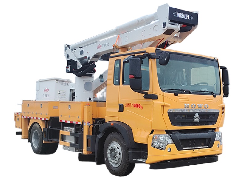 重汽绝缘臂电力高空作业车 