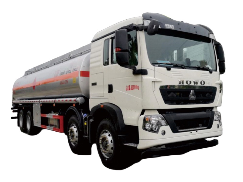 豪沃25-27立方运油车 