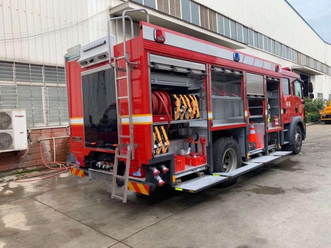 博利牌壓縮空氣泡沫城市主戰(zhàn)消防車