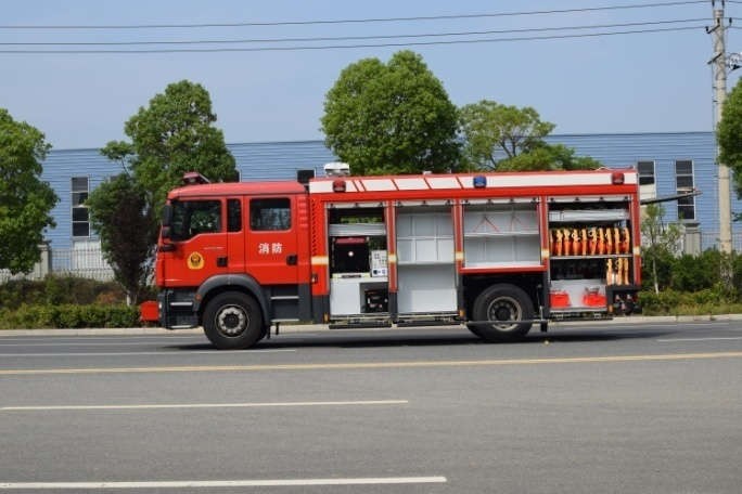 博利牌壓縮空氣泡沫城市主戰(zhàn)消防車